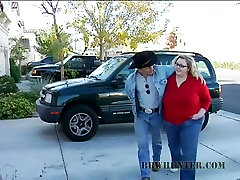 Gigantic slut Holli gives a head with her insatiable mouth