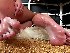 Chick with small tits Darcie boasts of her free 45 ass and wants masturbating