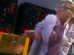 Blonde milf Stormy Daniels fingers over inch girl Sammie Rhodes