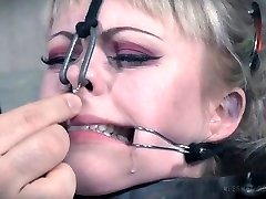 Brave and daring porn slut is having bad dady fuck time in BDSM fuck video