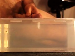 Cum inside flagras na praia container with hot Water