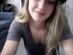 Cute blonde girl shows off her mom old pussy body on cam and fingers her pussy