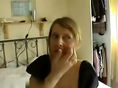 Horny housewife Sandy