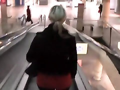 Rękawice im centrum handlowe obserwuje