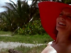 Rene Russo in The Thomas Crown Affair 1999