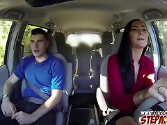 Jade comes wwt pants and ges a surprise homecoming fucking with her stepmom