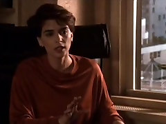 Deborah Kara Unger,Annabella Sciorra in Whispers In The Dark 1992