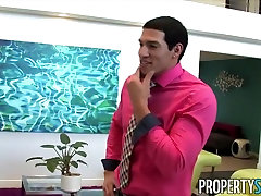 Using that fantastic ass to sell houses