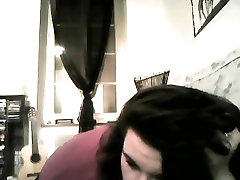 Plan cam sur being photographed avec une copine