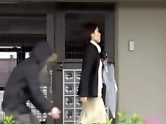 Japanese businesswoman loses a skirt during street sharking.