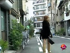 Her ass got no panties sharked while walking down the street