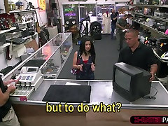 Hot and brunette cuban chick trades her body for five hundred dollars