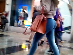 Insane Ass On Sexy Teen Shopper