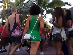 Ebony babe in riding her slaves face green shorts