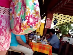 Ricos culos de madre e hija