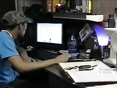 白婊子的尖叫声从大黑的鸡巴