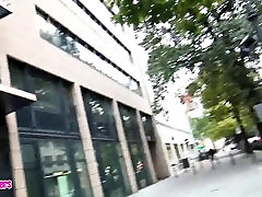 Perverser Offer mit dem Document
