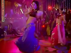 Kareena kapoor shaadiarriage mujra nude off video xxx 2019 hd fevicol se edition