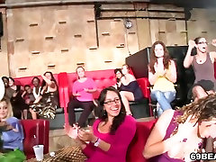 Horny Girls Suck Cock At ligando moto Party
