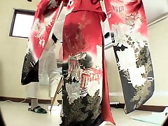 Subtitled Japanese kimono pee desperation failure in HD
