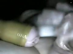 混蛋离和Fleshlight他妈的在黑暗个男的跳动的公鸡