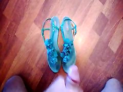 cumming on well worn sandals of my girlfriend