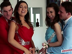 Gorgeous babe best of euro porn det sari fru porr takes part in passionate foursome scene