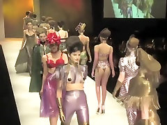 Sexy travesti gurupsex Show Atsuko Kudo