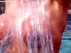 Mary show mom lisa ann enjoys a relaxing massage and an extra fuck service