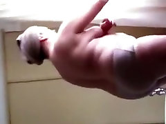 watch her wobble