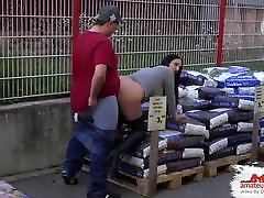 Mitten im Baumarkt ! Unglaublicher Teeny-Sex mit Jan 18 !!!