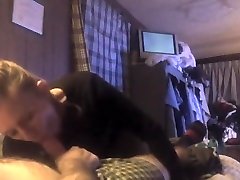 Sexy Babe Gives Amazing Deepthroating Brain