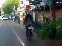 Red berezzzrs com dowanlod woman riding bike