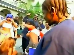 Snoop Doggis Doggystyle- Let Us Move Task. Loc