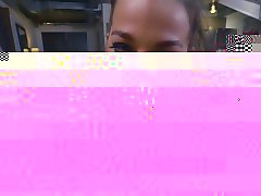 Beautiful hottie Evelin Stone gives a good blowjob to her BF