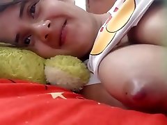 One tittie