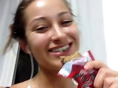 asian baseball bat Comiendo
