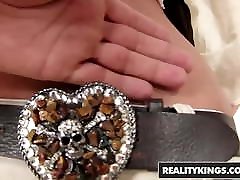 realitykings-mikes apartament-linda ray renato-gotowe