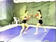 christine vs life sharing ko boxing