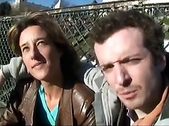 On a pu convaincre Emmanuelle, une femme âgée de se laisser enculer devant son mari, quel chance, son mari était très coopératif