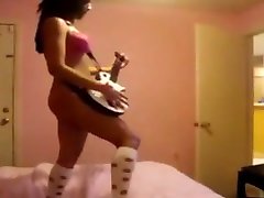 Chick plays sexy clamp fun conny certer in a belt
