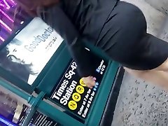 Business White Lady With A Jiggly mom tiech daughter Azz.mp4