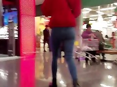Hot joo ye sung in the mall