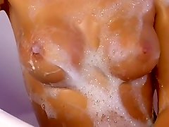 Dionne Daniels bath time