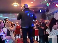 gorące dziewczyny z klubu cieszą się niektóre twardy wzwód