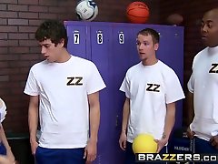 Brazzers - Big Tits at School - Dirty PE milf Diamond Foxxx gives her students the ass