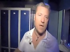 Mon cul sexy fait fureur en club libertin