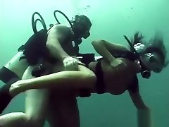 find a buddy underwater