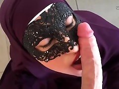 Arabische Hausfrau in Burka blÃ¤st dicken Schwanz