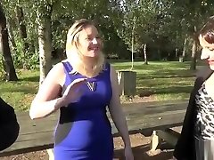 A 22 ans elle veut se faire enculer devant son mec par un autre